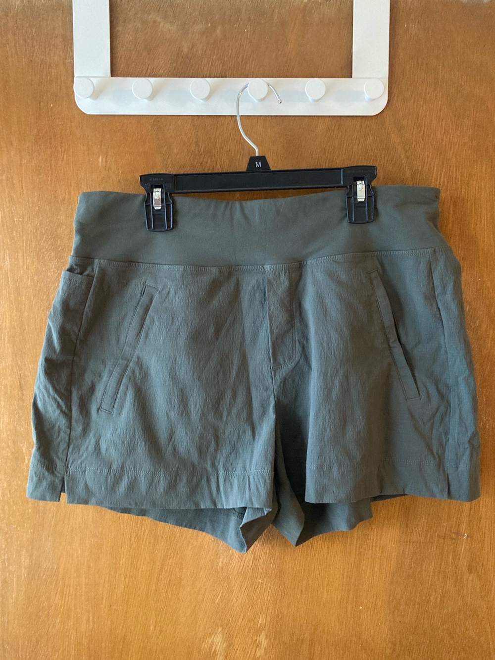 Athleta Women’s Olive Green Trekkie North Shorts